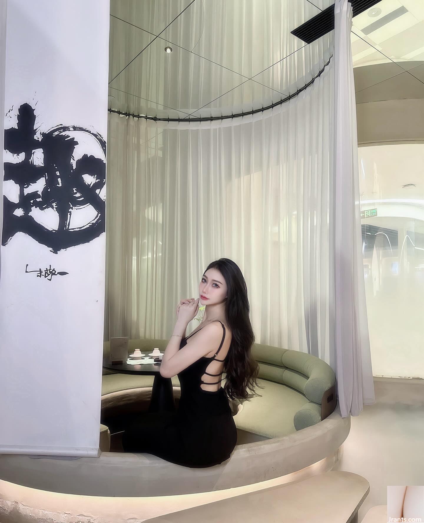 Tiểu quỷ gợi cảm “jr_150.2cm” có thân hình nóng bỏng không chê vào đâu được và siêu hoàn hảo (18P) - Ảnh 2