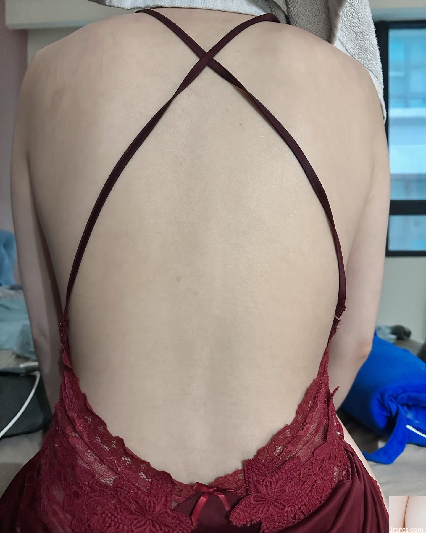 Thân hình nóng bỏng của cô gái ngọt ngào “Chen Yunfei” khơi dậy cơn đói khát (13P)