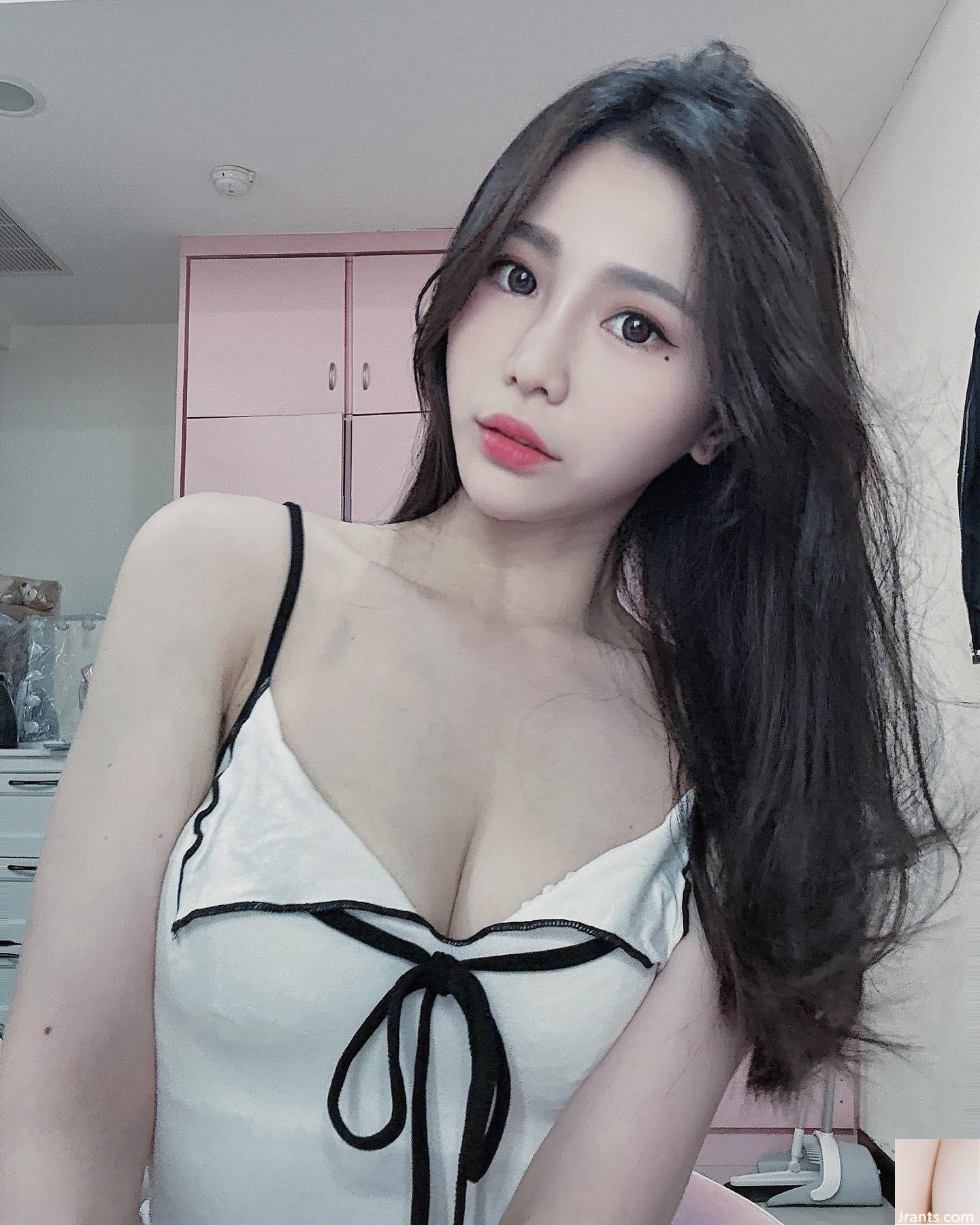 Nụ cười ngọt ngào của “Zhu Zhu”, em gái ngọt ngào, khe ngực đầy đặn sẽ mê hoặc trái tim bạn (19P) - Ảnh 16