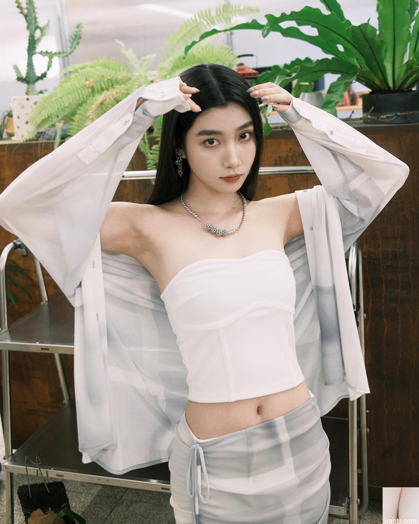 Bộ trang phục khoét sâu của “Chen Yijia Sabrina” khiến cư dân mạng trông thật quyến rũ và quyến rũ (15P) - Ảnh 9