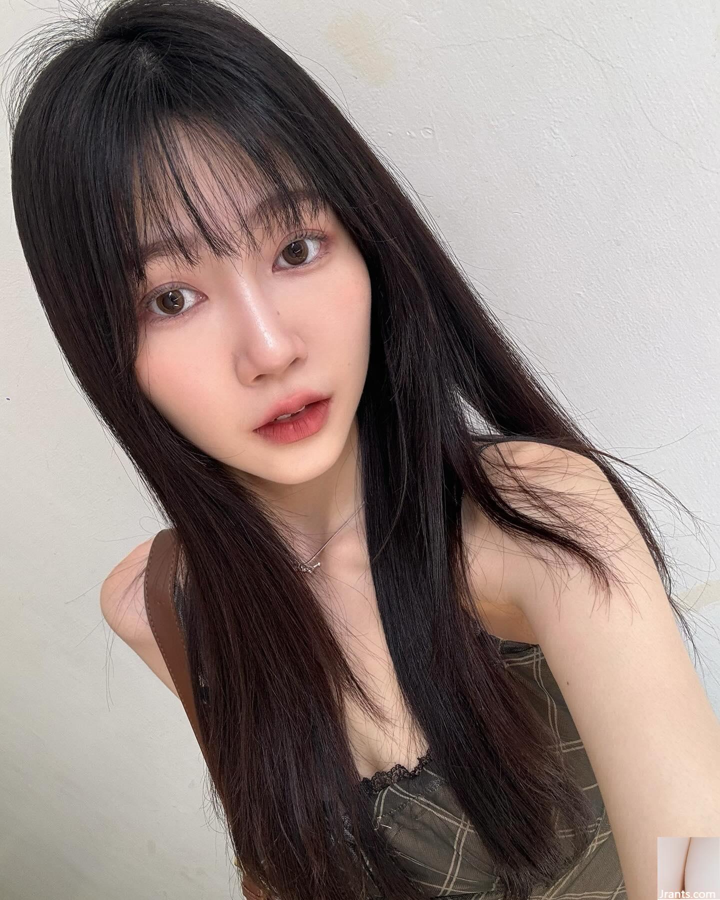 Cô nàng “Wen Ting” ngực tuyết xinh xắn dễ thương có ngoại hình siêu bắt mắt và lộ rõ ​​đường cong cơ thể (22P) - Ảnh 2