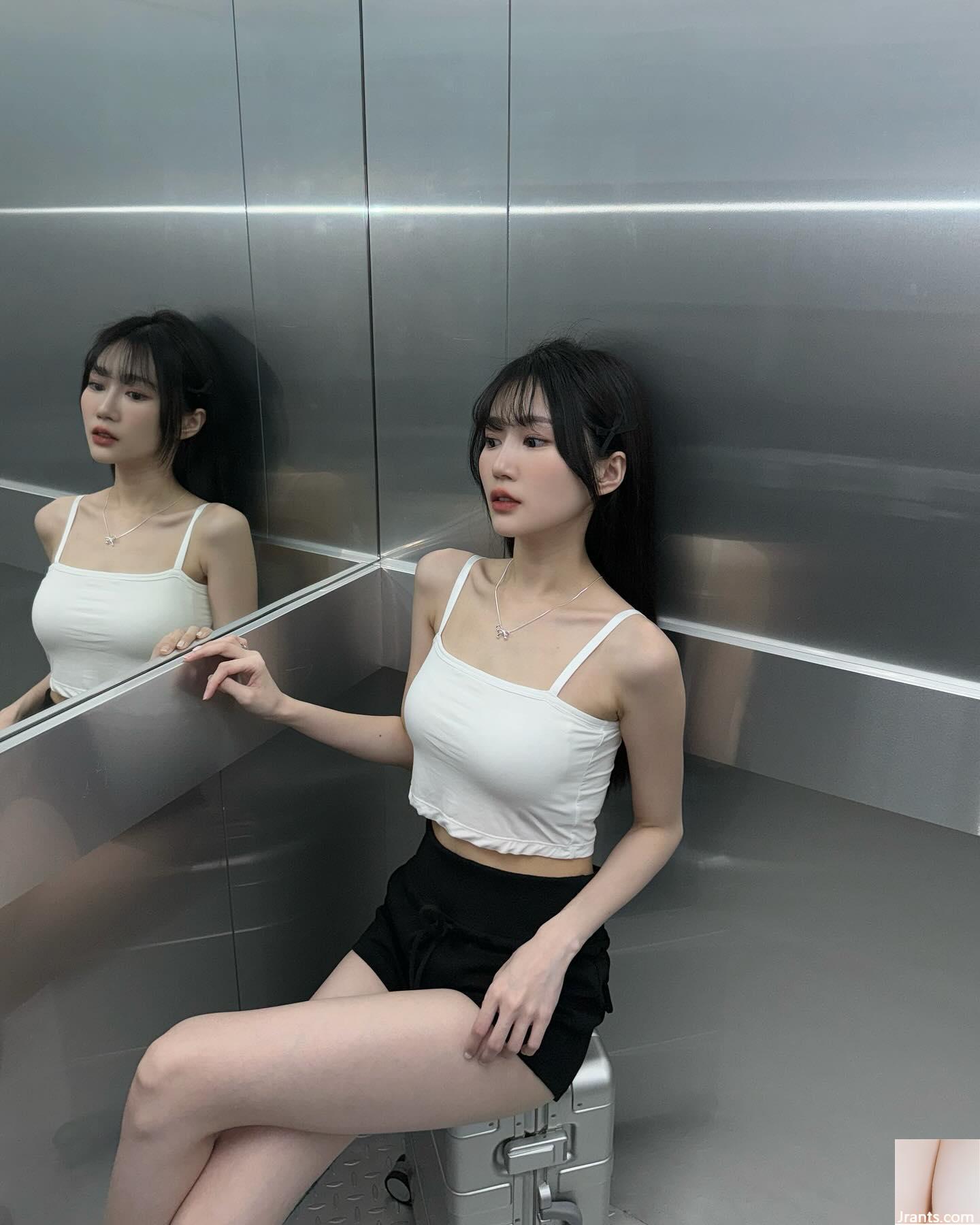 Cô nàng “Wen Ting” ngực tuyết xinh xắn dễ thương có ngoại hình siêu bắt mắt và lộ rõ ​​đường cong cơ thể (22P) - Ảnh 7