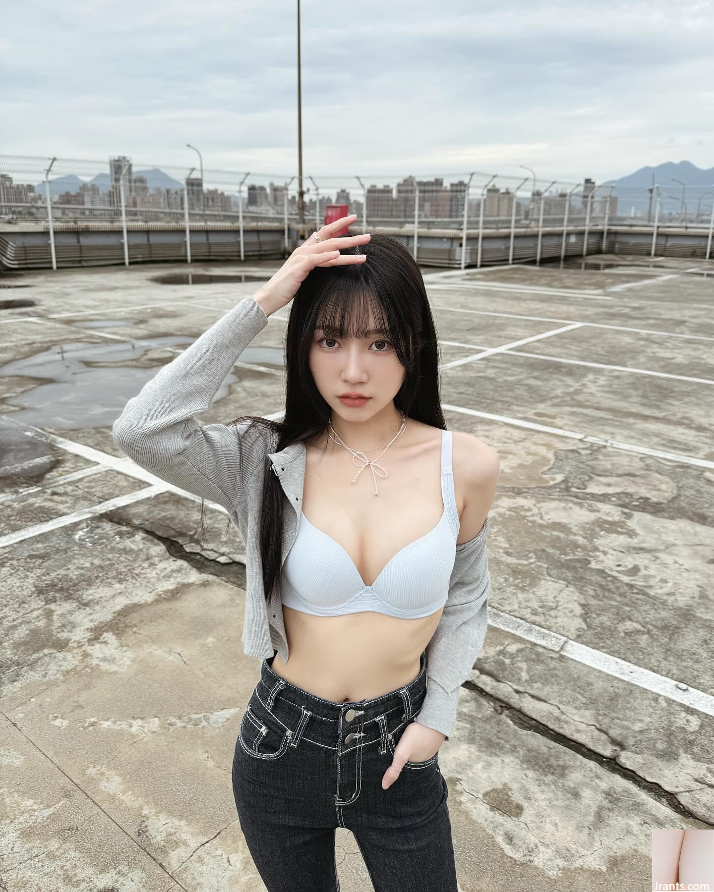 Cô nàng “Wen Ting” ngực tuyết xinh xắn dễ thương có ngoại hình siêu bắt mắt và lộ rõ ​​đường cong cơ thể (22P) - Ảnh 8