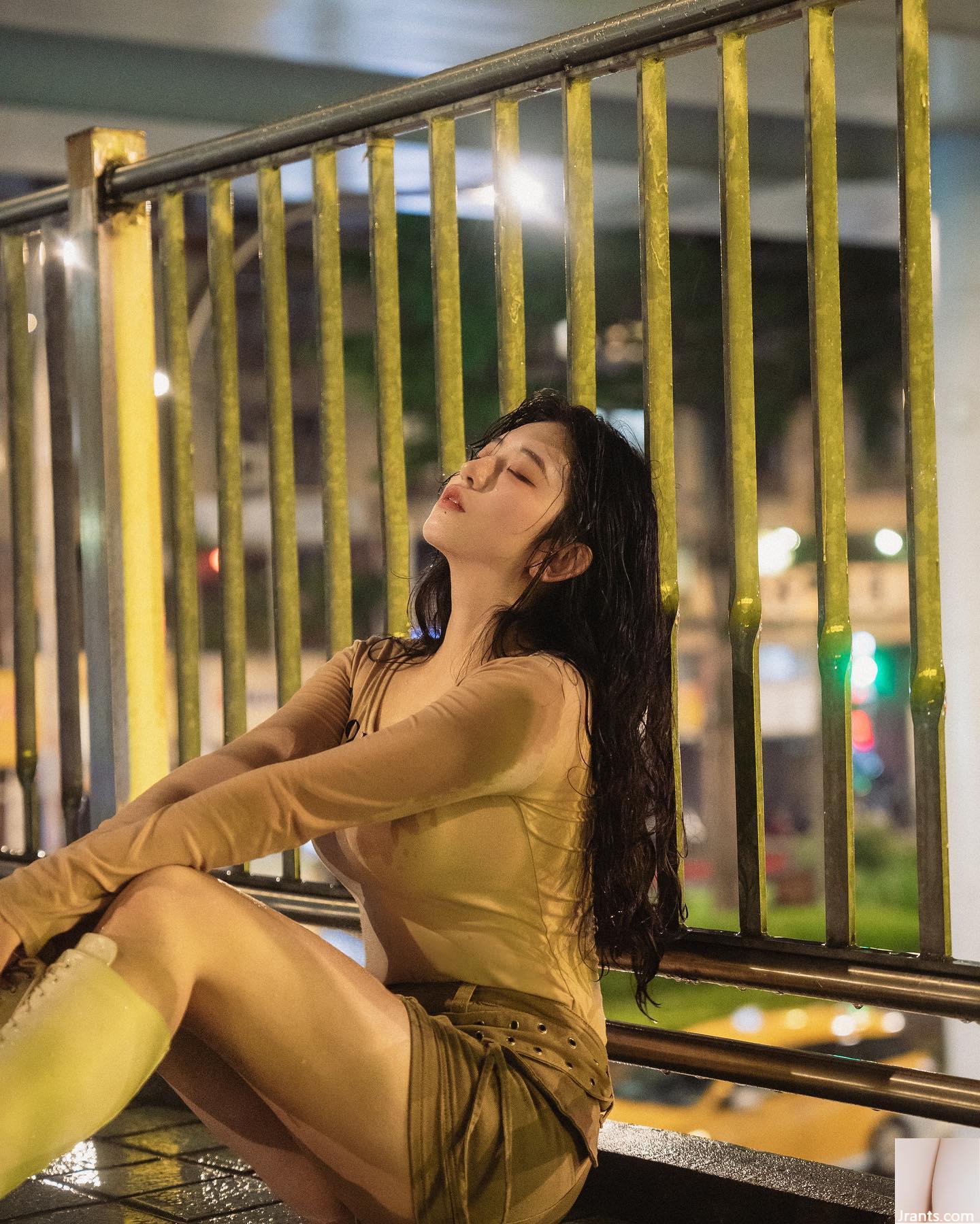 Thân hình trắng trẻo và dịu dàng “Qiu Zhiqi” với bộ ngực khủng khiến người ta chảy nước dãi mũi và mê mẩn (16P) ( - Ảnh 16