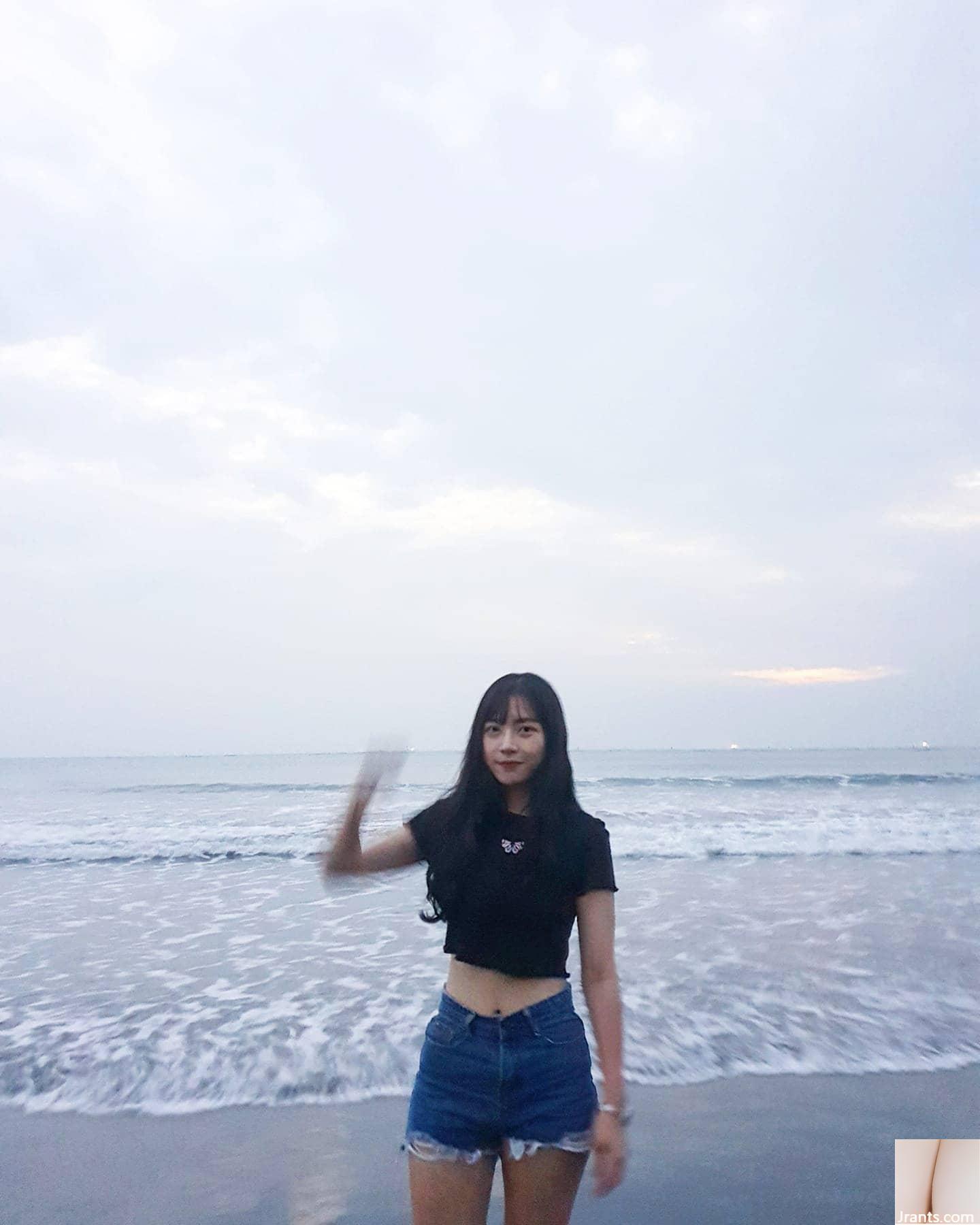 “Lin Yuxuan” có làn da trắng và xinh đẹp với bộ ngực lộ ra đầy cám dỗ (10P - Ảnh 3