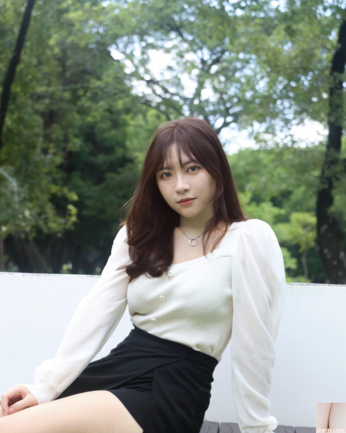 “Lin Yuxuan” có làn da trắng và xinh đẹp với bộ ngực lộ ra đầy cám dỗ (10P - Ảnh 4