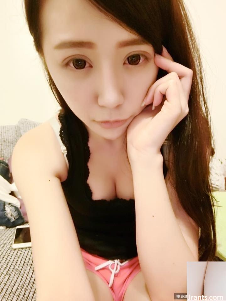 Gái đẹp Zhang Qiaoyun ngực khủng, sờ ngực trong trang phục Giáng sinh: Tôi muốn chạm vào (21P) - Ảnh 19