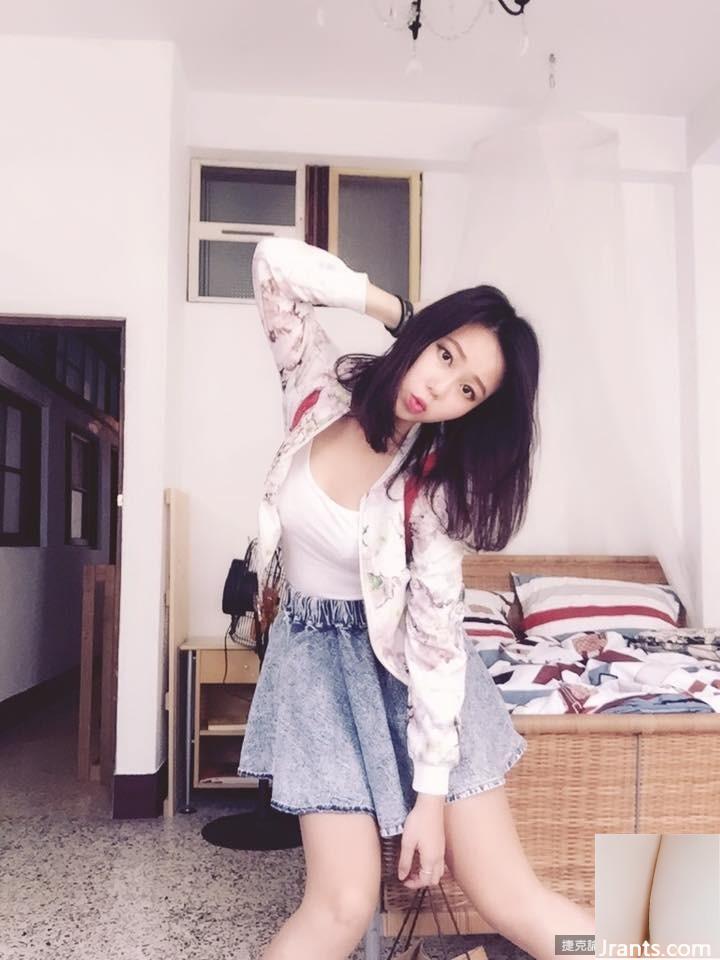 Lộ trên dưới! Cô gái xinh đẹp gợi cảm Elise chụp ảnh riêng tư không mặc quần, không nội y (24P) - Ảnh 20