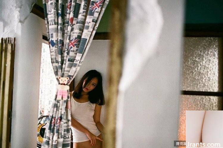 Lộ trên dưới! Cô gái xinh đẹp gợi cảm Elise chụp ảnh riêng tư không mặc quần, không nội y (24P) - Ảnh 22