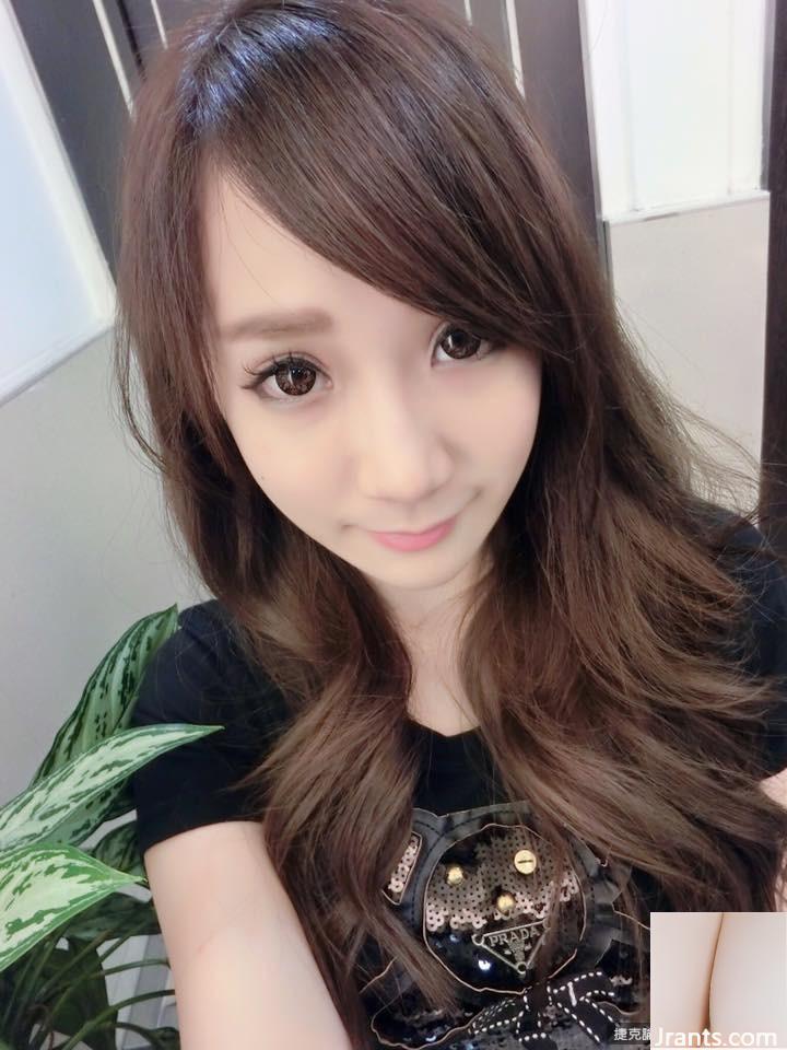 Cô gái gợi cảm siêu gợi cảm 32E ~ Huang Rongan (Xiao Rong) ~ Chiếc váy vải tuyn rỗng lộ hết rãnh sâu và siêu hot (33P) - Ảnh 10