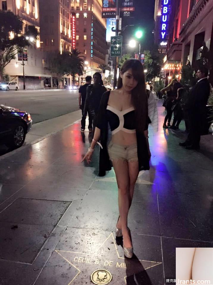 Cô gái gợi cảm siêu gợi cảm 32E ~ Huang Rongan (Xiao Rong) ~ Chiếc váy vải tuyn rỗng lộ hết rãnh sâu và siêu hot (33P) - Ảnh 15