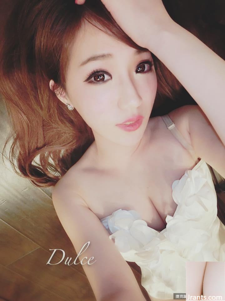 Cô gái gợi cảm siêu gợi cảm 32E ~ Huang Rongan (Xiao Rong) ~ Chiếc váy vải tuyn rỗng lộ hết rãnh sâu và siêu hot (33P) - Ảnh 20