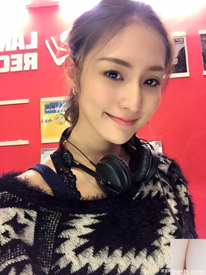 Hot girl cúp C D”~Lin Peipei~Bộ đồ ngủ cắt sâu gợi cảm và selfie trên giường với dáng chuẩn khiến người ta chảy nước dãi mũi (37P) - Ảnh 12