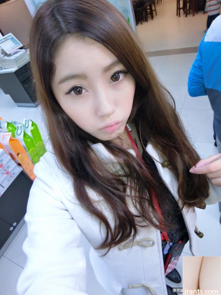 Đôi chân đẹp với làn da trắng ngần với đường cong hình chữ S Madou~Katherine-Katherine~mặc áo da nóng bỏng giả làm nữ cảnh sát trưởng (29P) - Ảnh 28