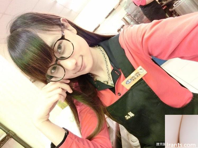 “Ngực to và gân xanh” Quần áo của cô gái ngực F Li Lin bị tuột, lộ ngực trái. Netizen: Nó sắp rơi ra (26P)