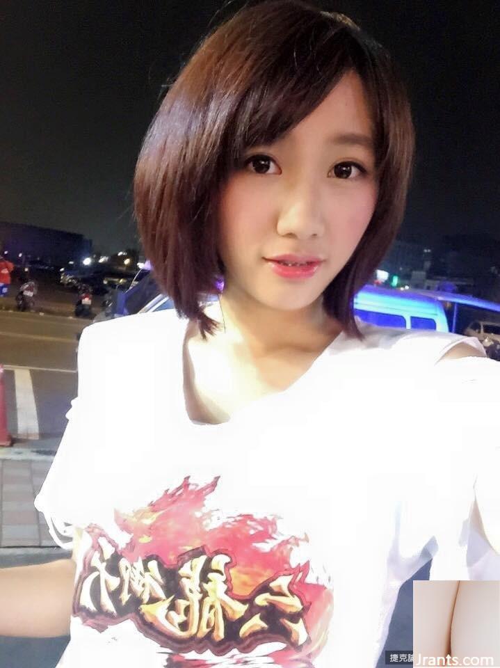 Người còn nguy hiểm hơn ô tô! Gái đẹp Carly chia sẻ ảnh gợi cảm (19P)