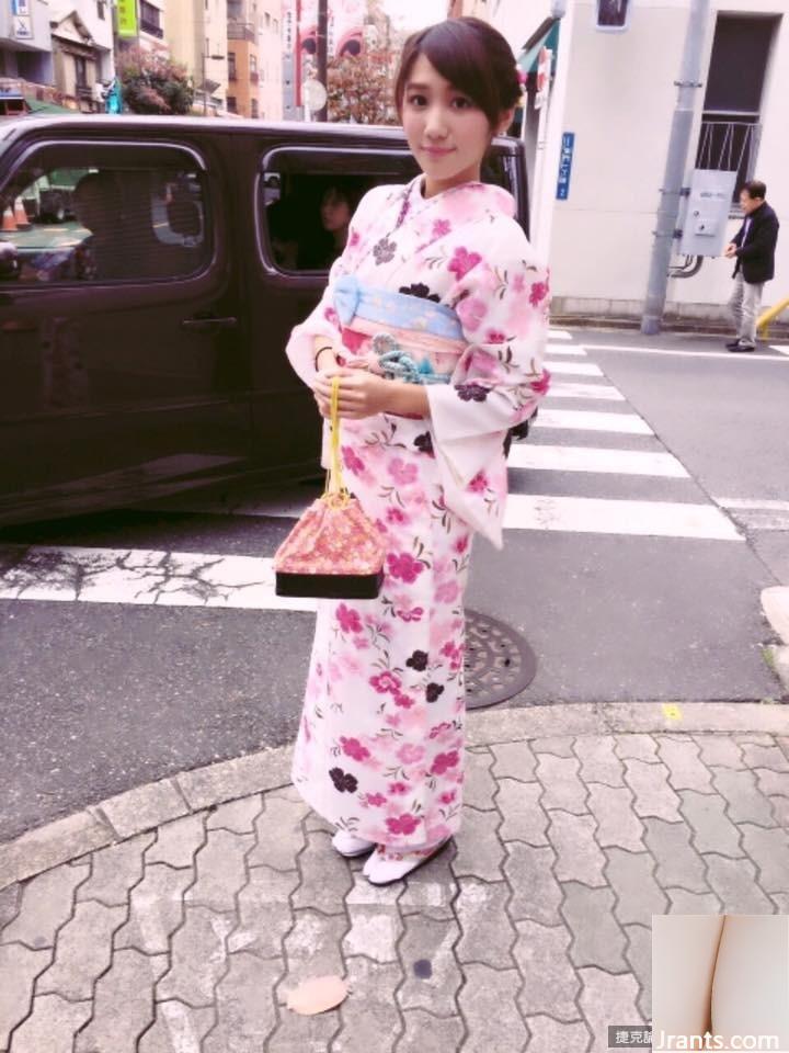 Người còn nguy hiểm hơn ô tô! Gái đẹp Carly chia sẻ ảnh gợi cảm (19P) - Ảnh 13