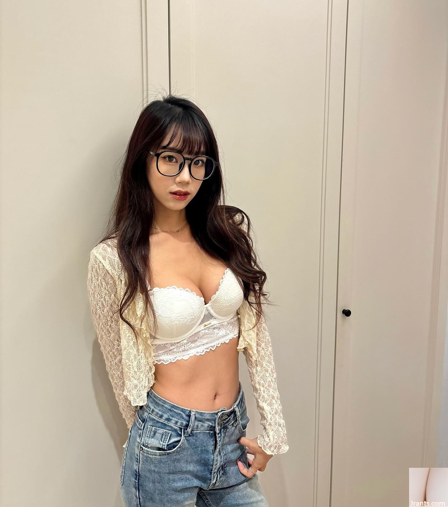 Cô phù thủy nhỏ “ashley0322” có thân hình nóng bỏng nhưng rất quyến rũ (18P) - Ảnh 8