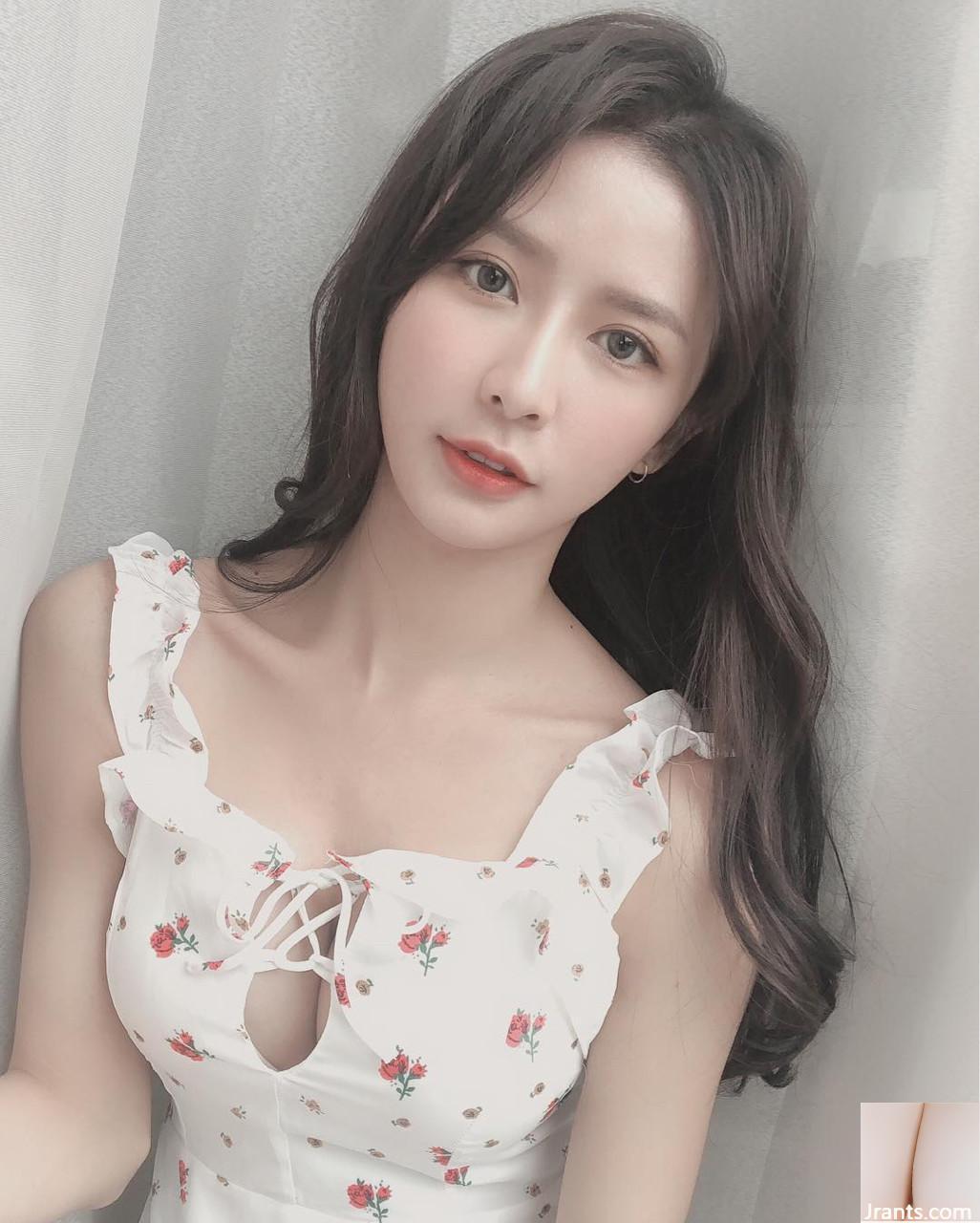 Angel Cai Zhuoxuan có nụ cười không thể ngăn cản (8P) - Ảnh 5