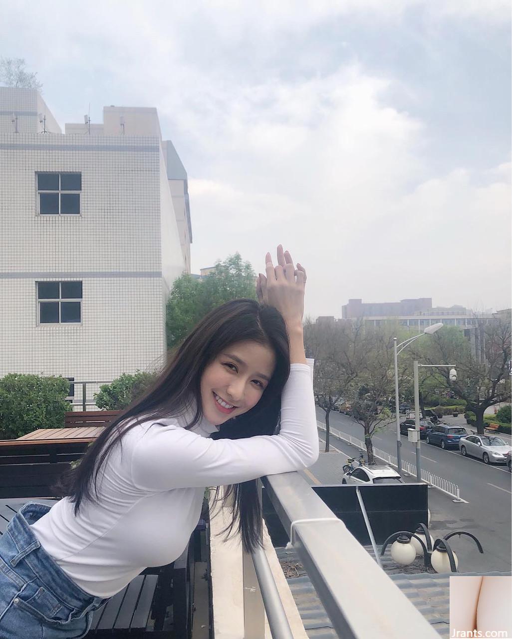 Angel Cai Zhuoxuan có nụ cười không thể ngăn cản (8P) - Ảnh 6