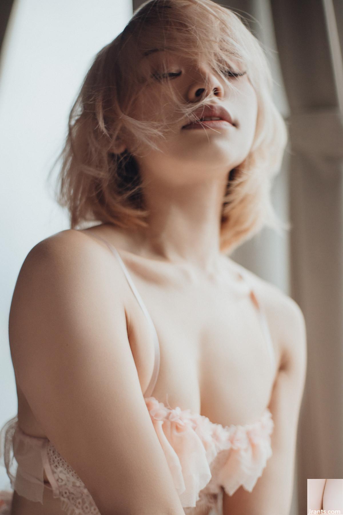 (Đen) Cô gái Nhật Bản khoe vóc dáng phóng khoáng, làn da trắng nõn, dịu dàng như búp bê (38P) - Ảnh 33