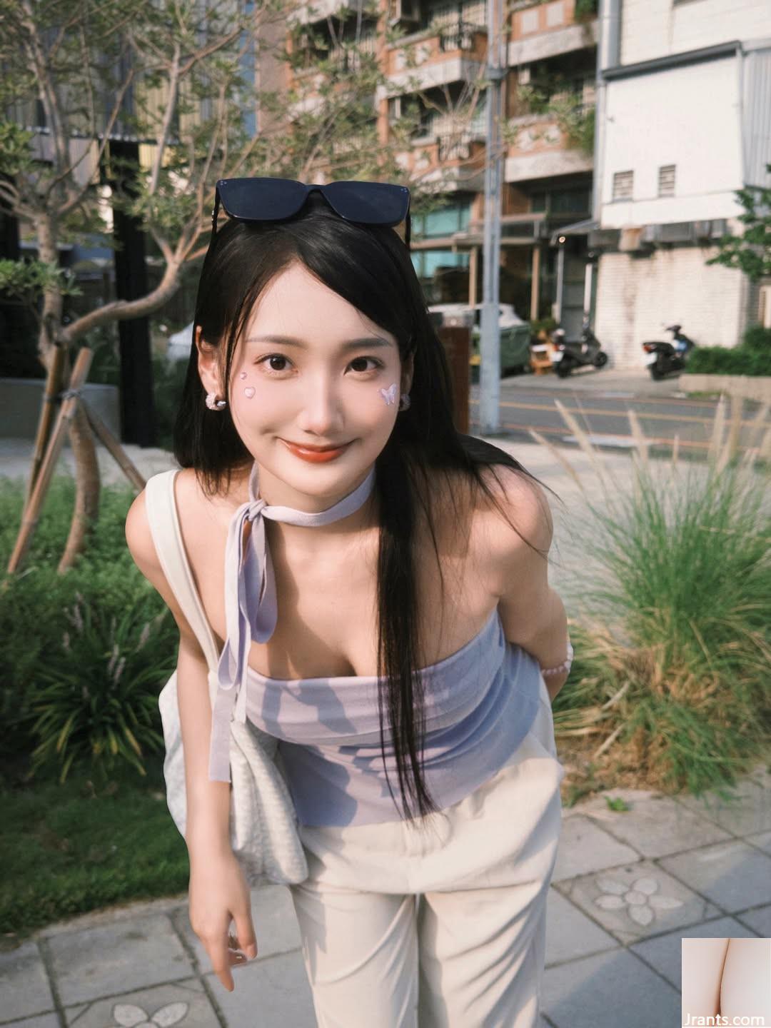 “Little Lolor” có nụ cười ngọt ngào và dáng người yêu quái (10P) - Ảnh 2