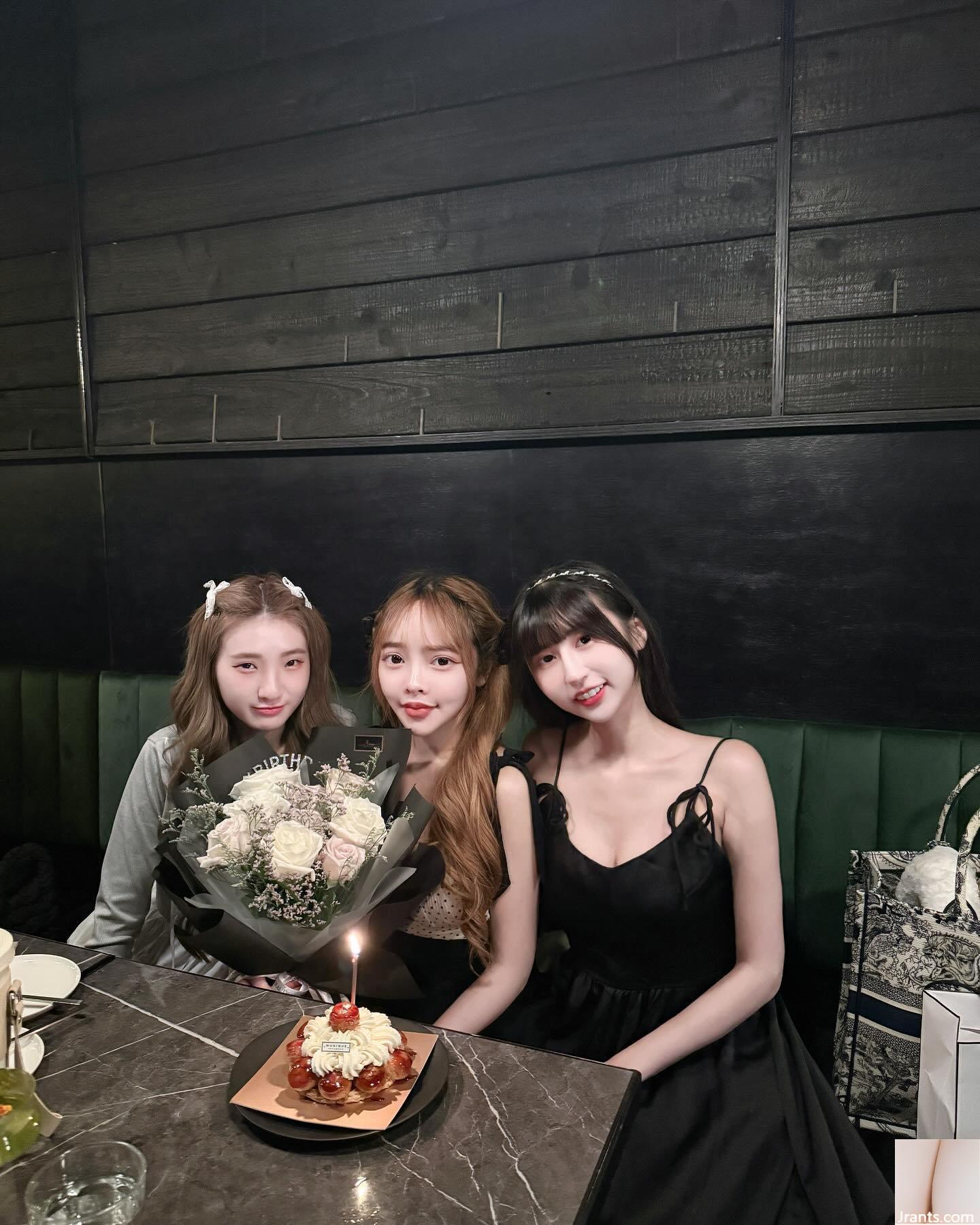 Bộ ngực đầy đặn của “Zhen'er Anna” tràn ngập sự cám dỗ cực độ từ góc nhìn tà ác (23P) - Ảnh 18