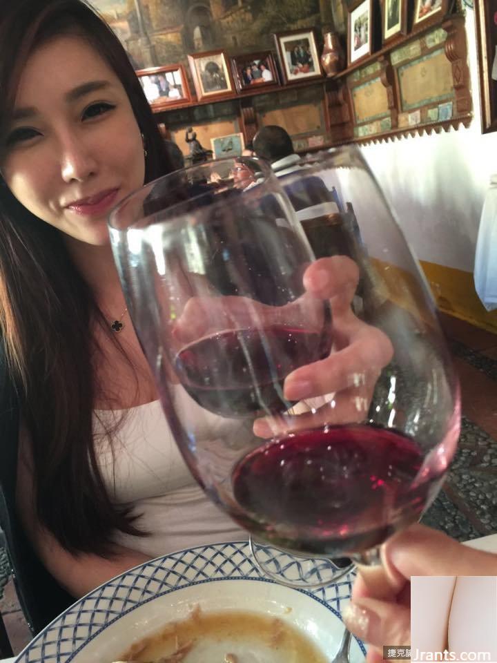 Cô gái yêu dấu ~ Zhang Xiaoyu ~ ăn bánh thấp và để lộ rãnh sâu (27P - Ảnh 18