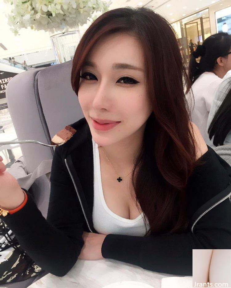 Cô gái yêu dấu ~ Zhang Xiaoyu ~ ăn bánh thấp và để lộ rãnh sâu (27P - Ảnh 24