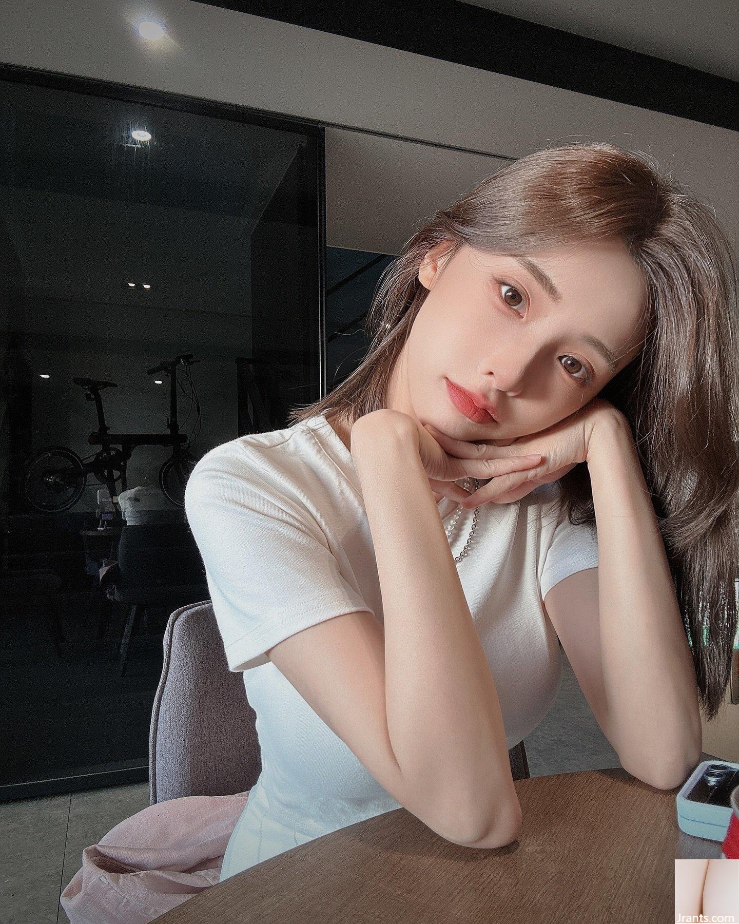 Bánh bao hấp đầy đặn “Xiao Zhixuan Iris” gợi cảm khó cưỡng (10P) - Ảnh 6