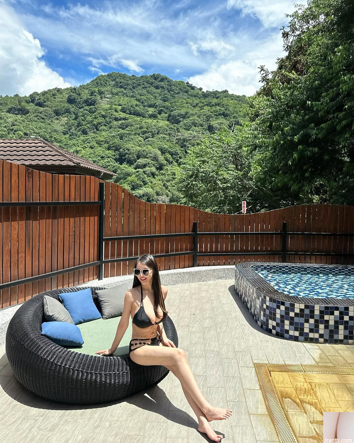 Thân hình trắng trẻo và dịu dàng “em bé 09.14” có khí chất đáng ghen tị và khuôn mặt xinh đẹp, đủ loại ngực nóng bỏng (19P) - Ảnh 3