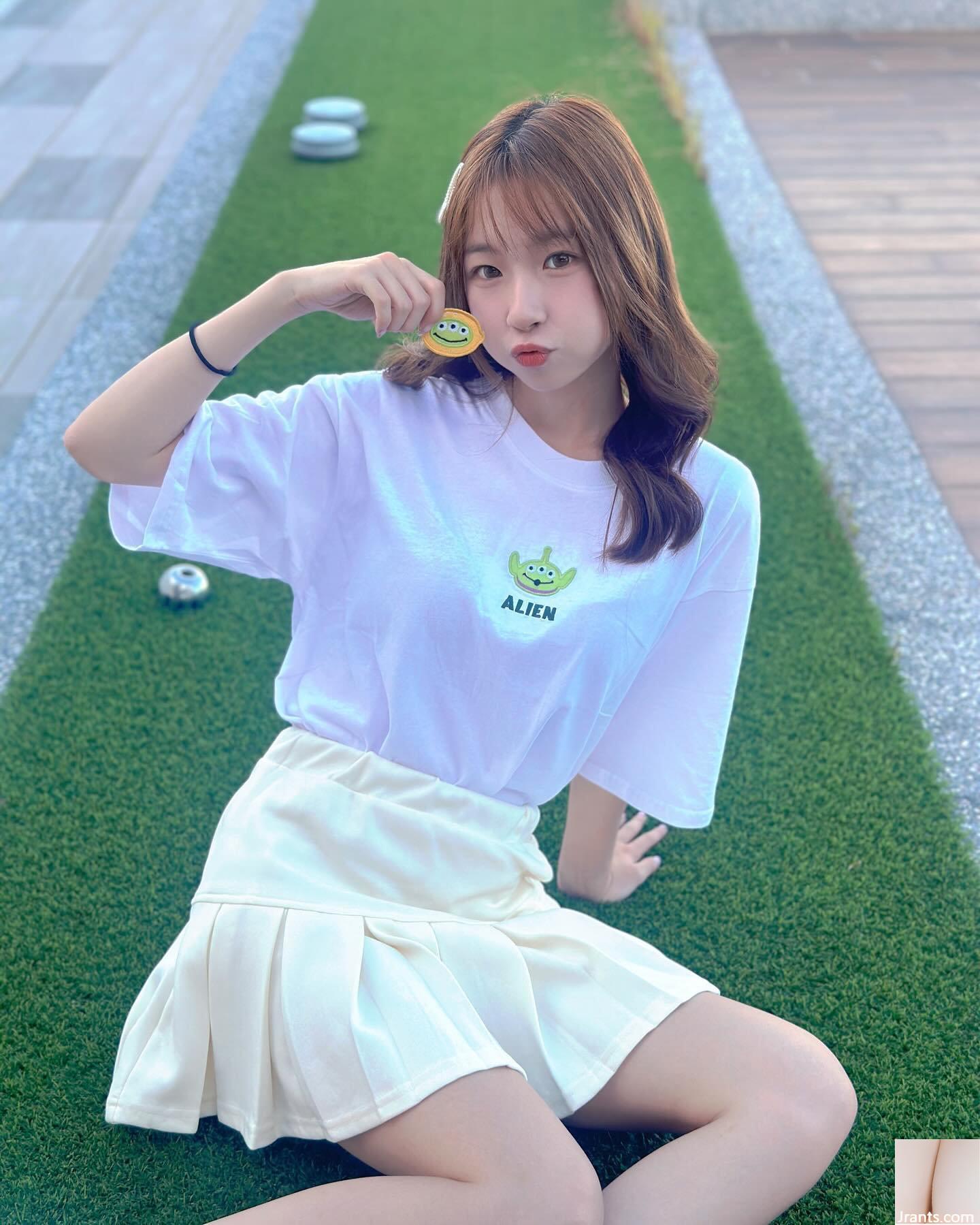 Vòng eo hoàn hảo “Tầng một” làn da siêu trắng và mềm mại, bộ ngực đẹp sẵn sàng lộ diện (13P) - Ảnh 4