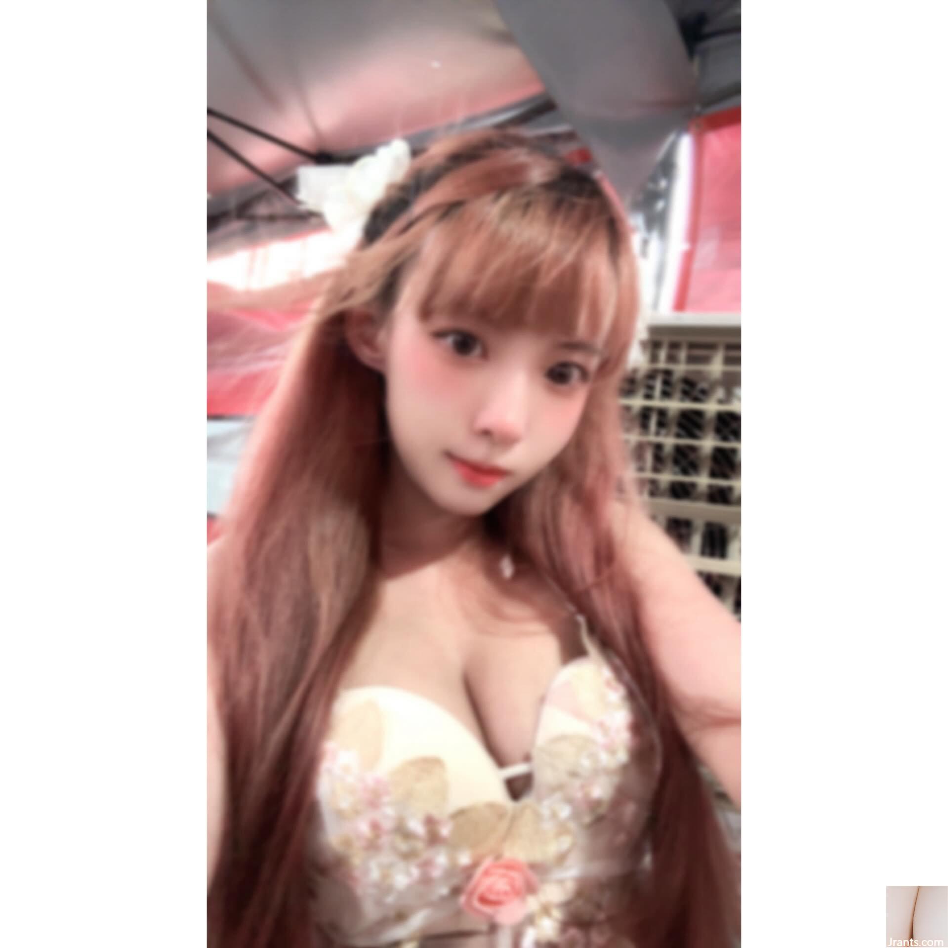 Người đẹp ngực khủng “Cai Tingting” có khí chất tuyệt vời và trang phục cắt xẻ sâu khiến cư dân mạng phải kinh ngạc (19P)