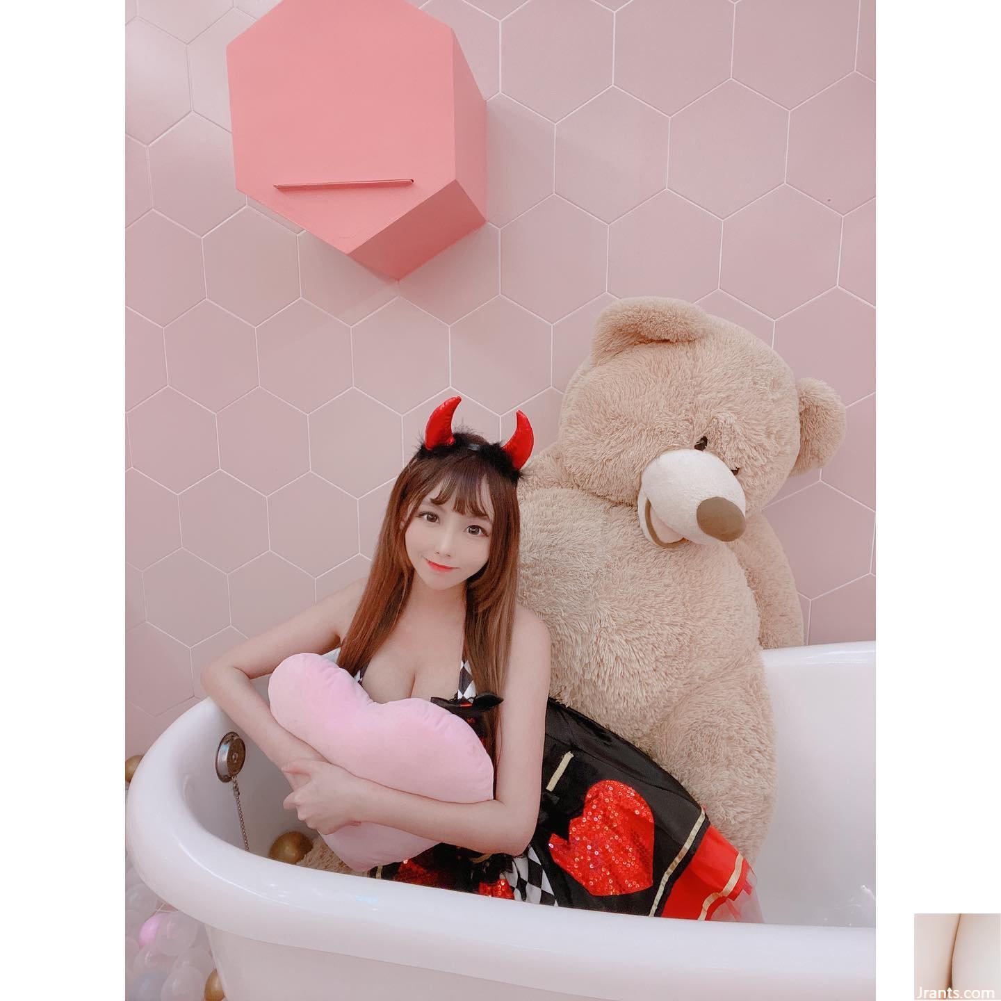 Người đẹp ngực khủng “Cai Tingting” có khí chất tuyệt vời và trang phục cắt xẻ sâu khiến cư dân mạng phải kinh ngạc (19P) - Ảnh 14