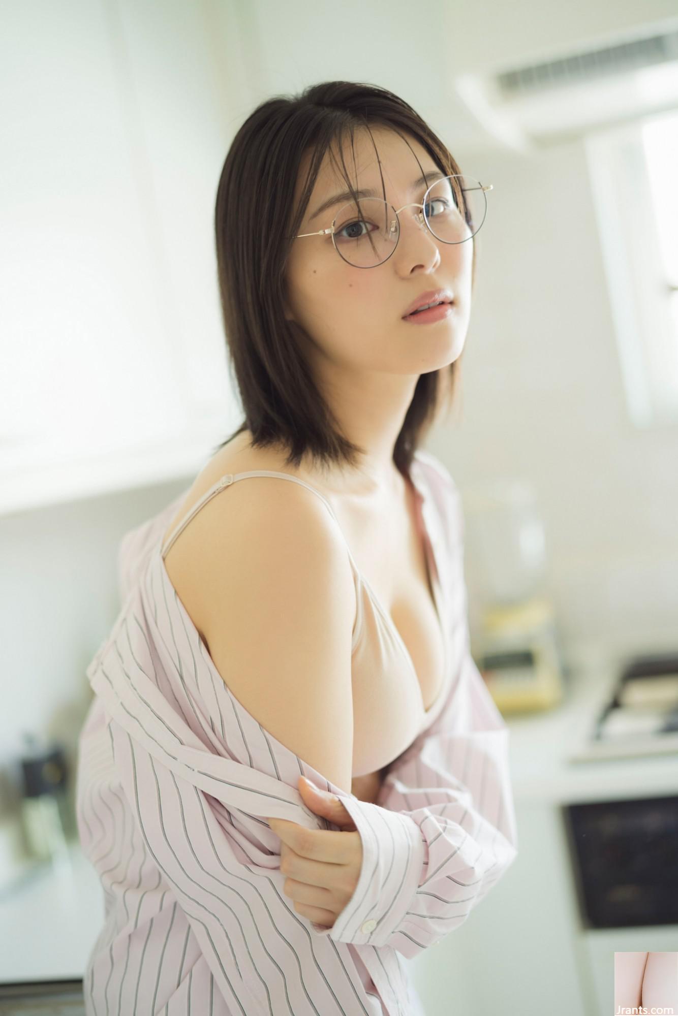 (Aiori Iori) Cựu thần tượng thả dáng trắng nõn, chơi đùa với thân hình gợi cảm (26P) - Ảnh 2