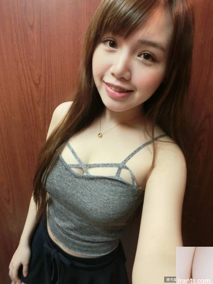 Hot girl ngựa nhỏ siêu hung dữ Hung Baba hóa thân thành cô nàng tai mèo gợi cảm (18P) - Ảnh 11