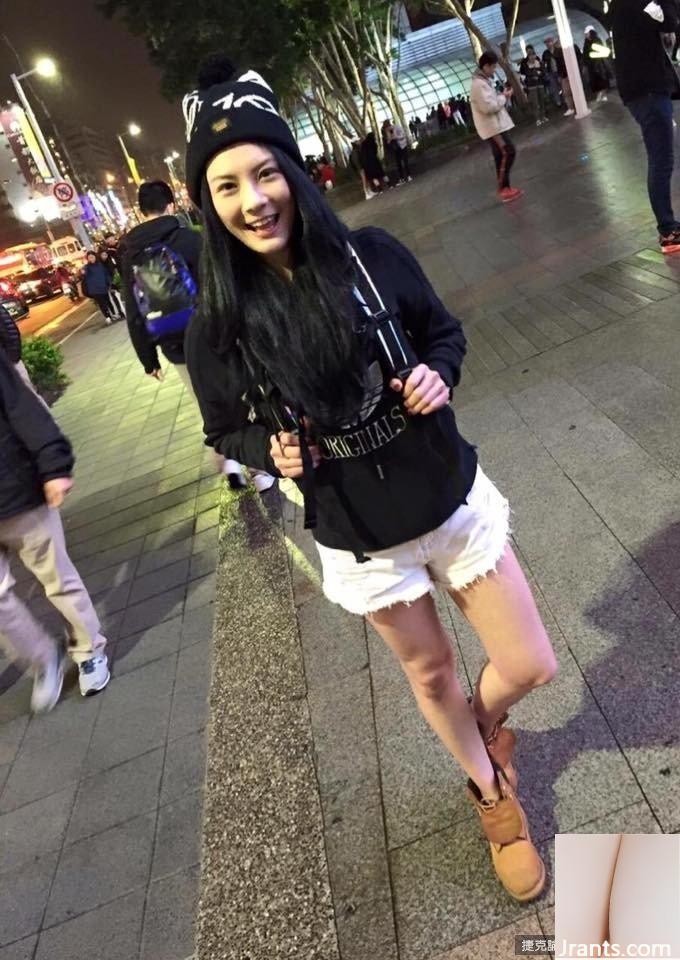 Bộ ảnh bikini gợi cảm của Ah Meow, cô y tá có trái tim xinh đẹp và trái tim xinh đẹp là đây (22P) - Ảnh 2