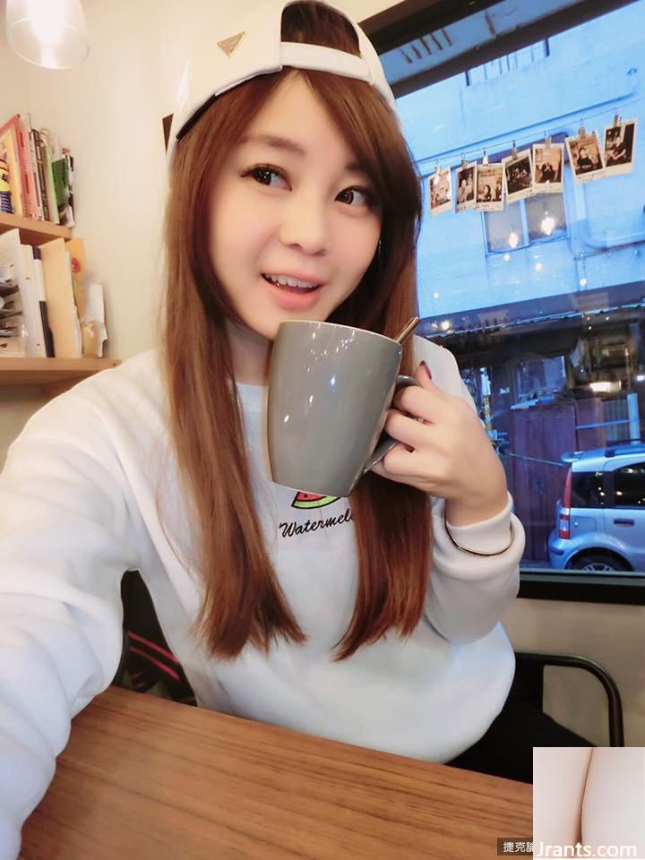 Người yêu mắt to ~Yabi Yebi~ Gợi cảm trên sàn catwalk với vòng eo nhỏ lộ ra, ngọt ngào, gợi cảm và bắt mắt (33P) - Ảnh 28