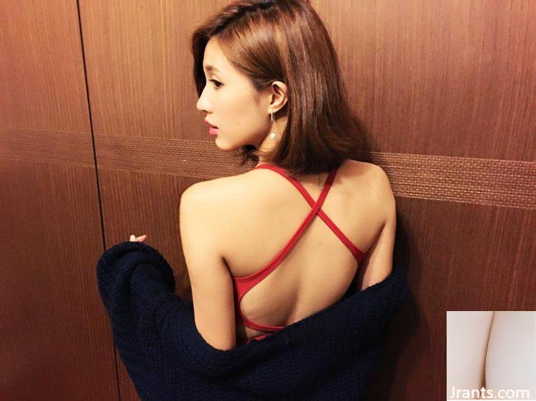 ~Zhou Shanshan~ Từ từ cởi áo khoác để lộ chiếc váy hồng và tấm lưng gợi cảm bắt mắt như bộ ngực xinh đẹp của cô ấy (41P) - Ảnh 21