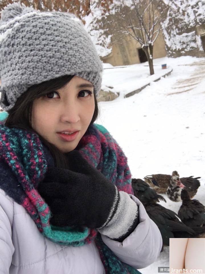 Người dẫn chương trình D-cup của Universal News Xiao Suitang ~ Huang Ruowei ~ chơi piano gợi cảm nhưng mọi người chỉ chú ý đến vóc dáng đẹp của cô ấy (39P) - Ảnh 29