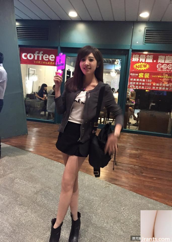 Người dẫn chương trình D-cup của Universal News Xiao Suitang ~ Huang Ruowei ~ chơi piano gợi cảm nhưng mọi người chỉ chú ý đến vóc dáng đẹp của cô ấy (39P) - Ảnh 37