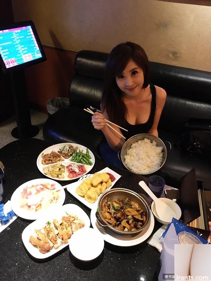 Người dẫn chương trình D-cup của Universal News Xiao Suitang ~ Huang Ruowei ~ chơi piano gợi cảm nhưng mọi người chỉ chú ý đến vóc dáng đẹp của cô ấy (39P) - Ảnh 9