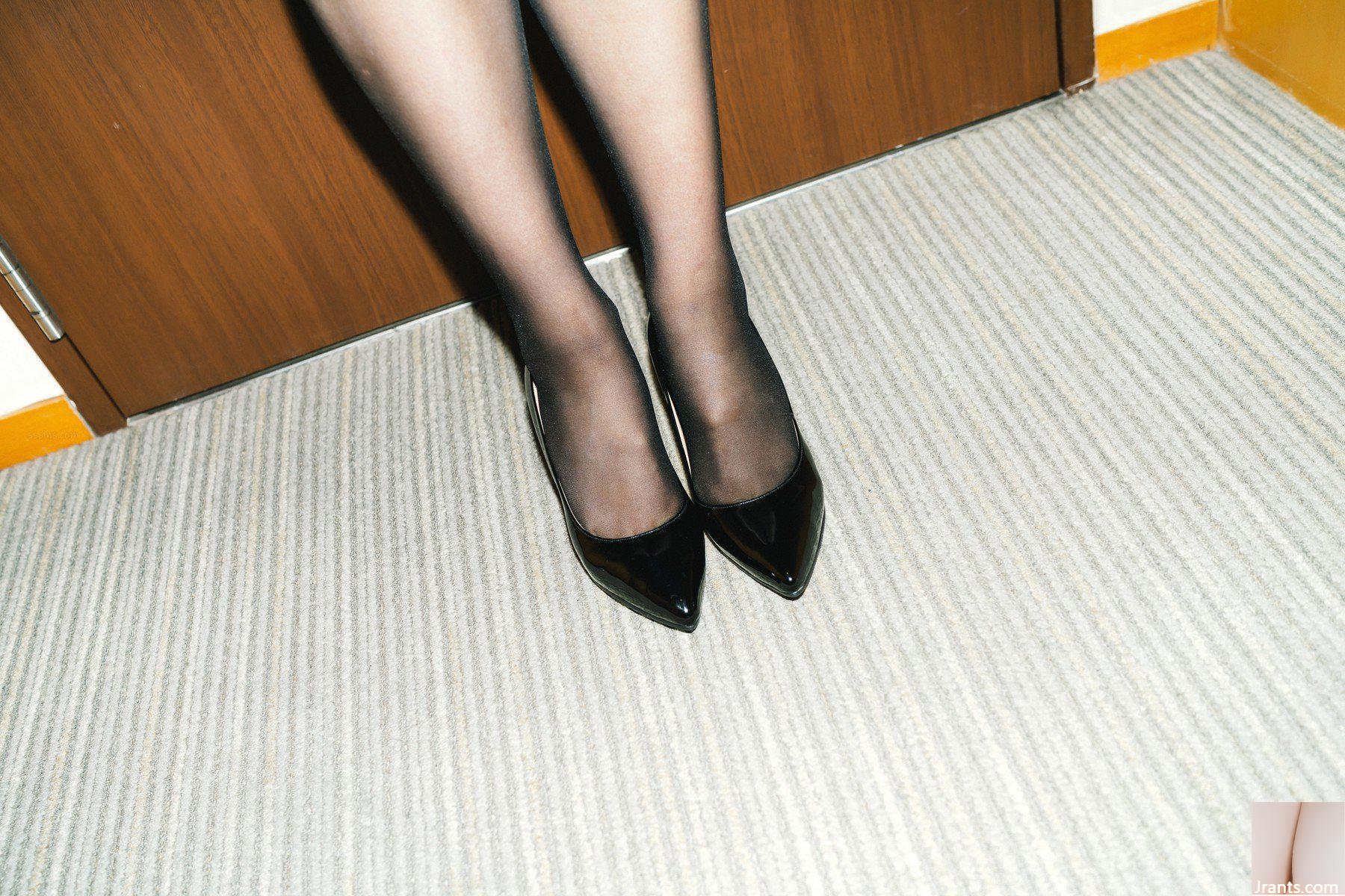 (Yunjin He O) Cô thư ký quyến rũ khoe bộ ngực đầy đặn và xinh đẹp để giải quyết rắc rối cho bạn (53P)