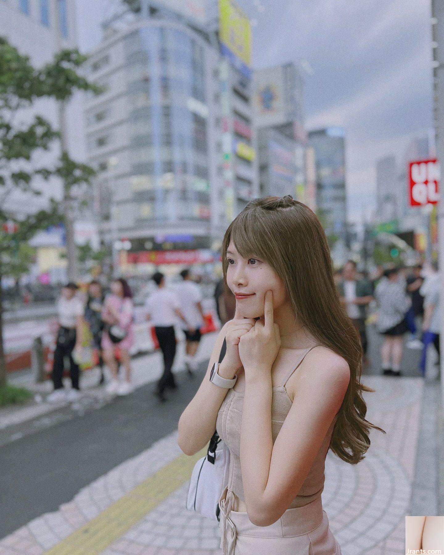 Bộ ngực đẹp của ca sĩ hot girl “黄?(_ Likky” sẵn sàng để lộ trước mặt vợ, hấp dẫn quá (10P)