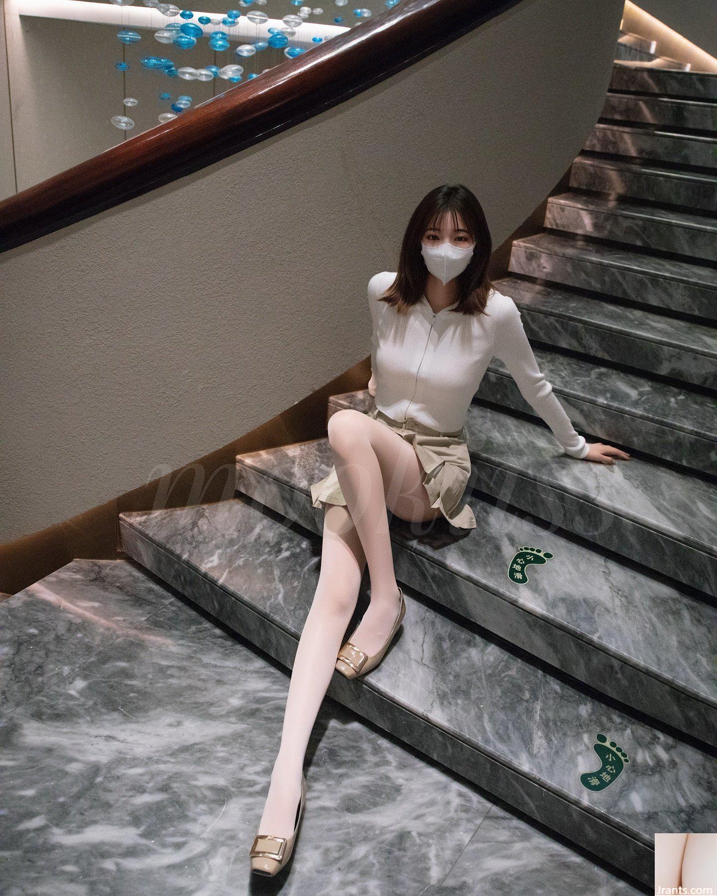 Khe ngực chữ V sâu không thể che giấu sự phấn khích của bạn chỉ bằng cách nhìn vào nó (bí mật nhỏ bẩn thỉu)(17P) - Ảnh 6