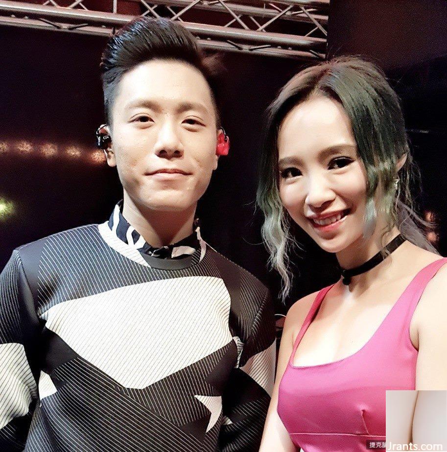 Selfie ngực khủng lạnh lùng hiện tại với nụ cười ngọt ngào ~ Yin Yin ~ có “phình hồng” và ngại ngùng quá (18P) - Ảnh 6