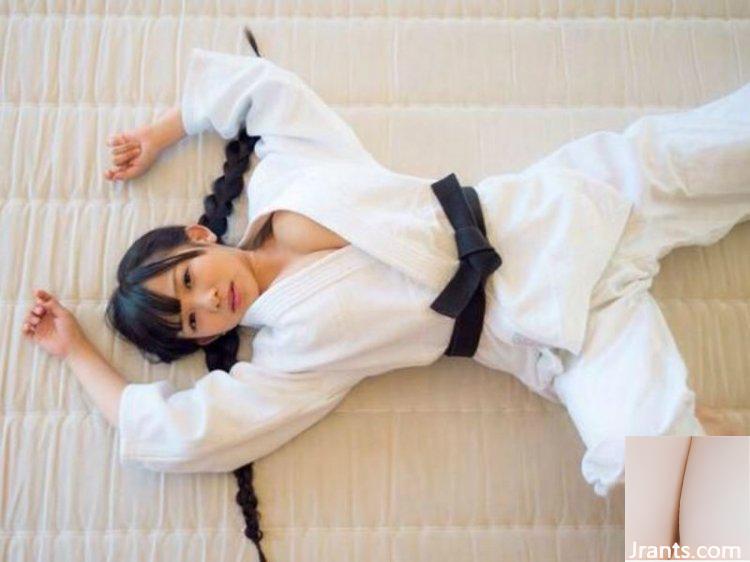 Jinchu Amaki: Hình ảnh tay không của cô gái đeo mặt nạ I-cup (70P) - Ảnh 10