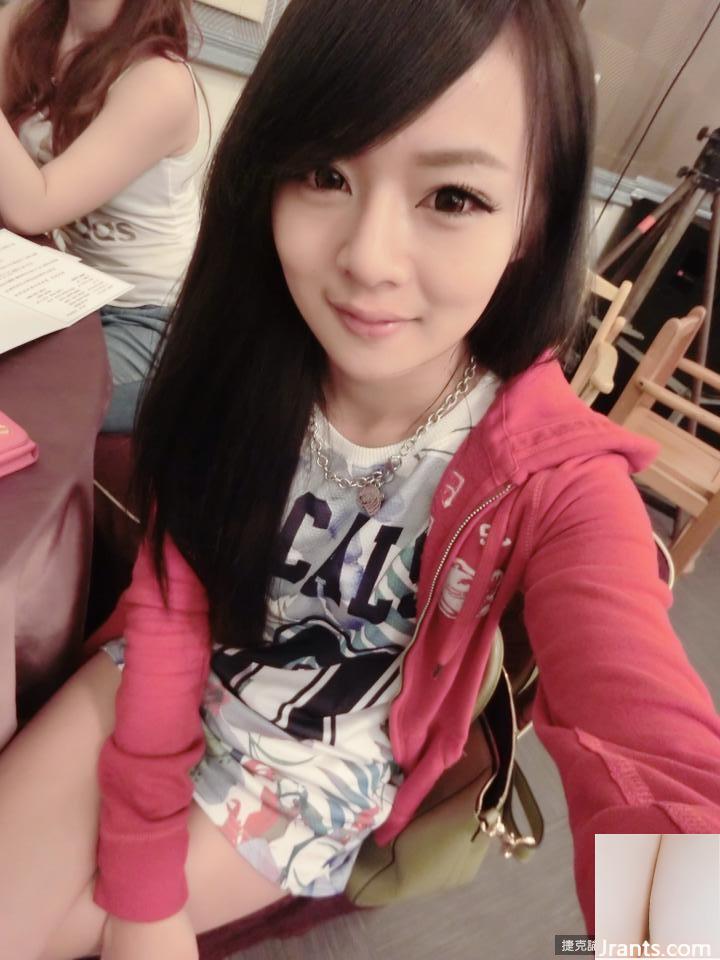 Nữ vũ công hộp đêm nóng bỏng ~ Chen Mei (Paipai Benben) ~ Cô ấy siêu quyến rũ trong bộ váy đen bó sát với bộ ngực khủng và vòng eo thon gọn!! - Ảnh 10