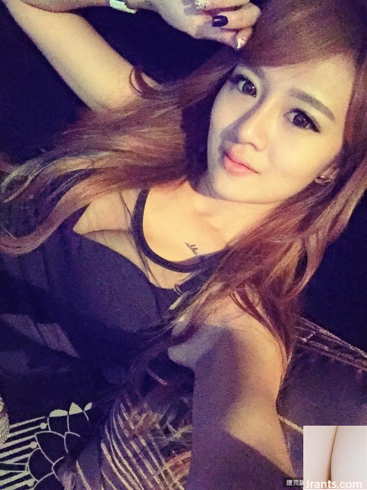 Nữ vũ công hộp đêm nóng bỏng ~ Chen Mei (Paipai Benben) ~ Cô ấy siêu quyến rũ trong bộ váy đen bó sát với bộ ngực khủng và vòng eo thon gọn!! - Ảnh 12