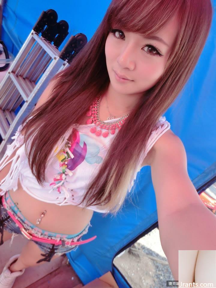 Nữ vũ công hộp đêm nóng bỏng ~ Chen Mei (Paipai Benben) ~ Cô ấy siêu quyến rũ trong bộ váy đen bó sát với bộ ngực khủng và vòng eo thon gọn!! - Ảnh 32